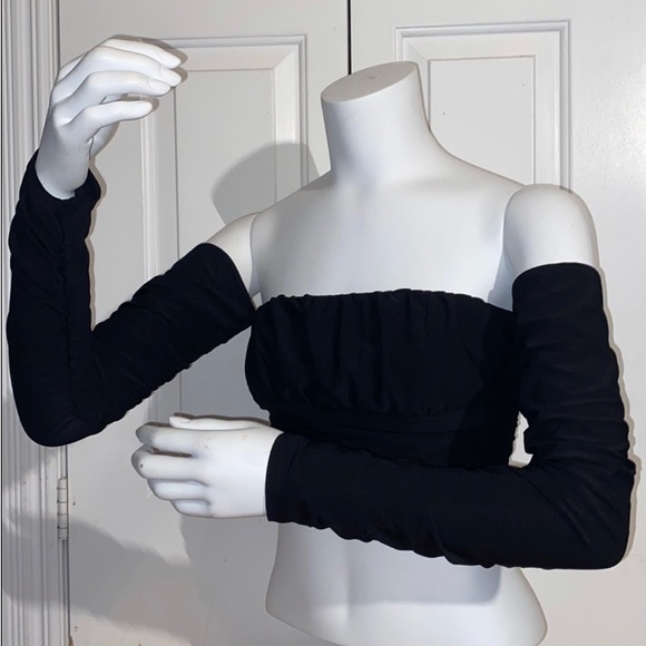 Better Be Ruched Mid Crop Top - Picture 3 of 9